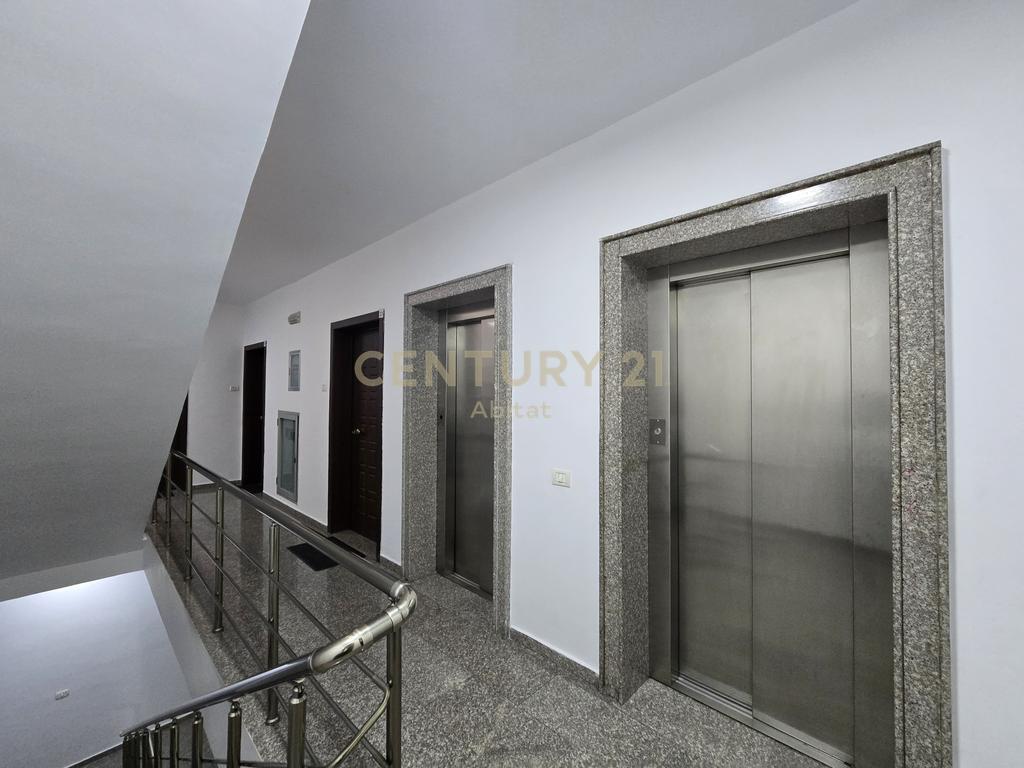 Apartament 2+1 për Shitje – Pranë Pazari të Ri!