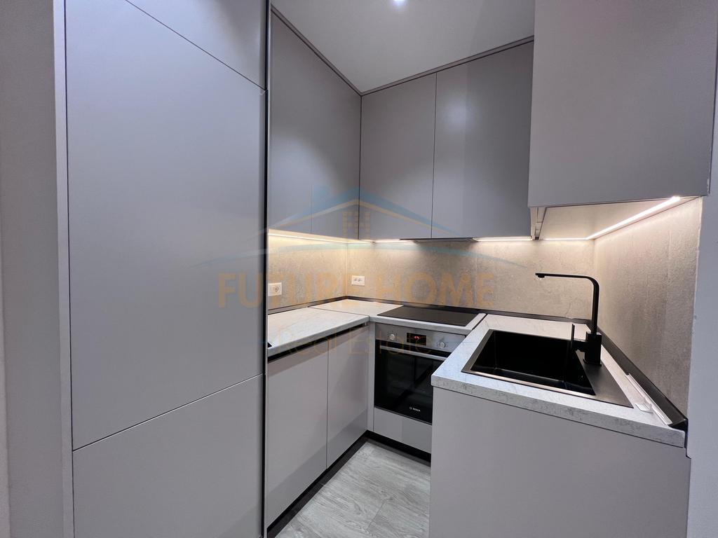 Shitet apartament 2+1 , 21 Dhjetori
