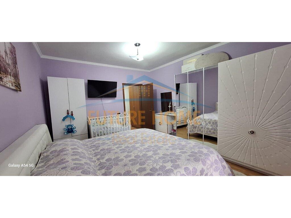 Shitet apartament 2+1 Komuna e Parisit