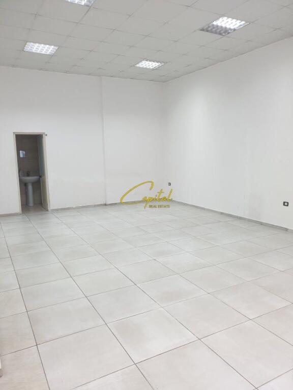 SHOP FOR RENT 55 M2 KOMBINAT 50,000 LEKE