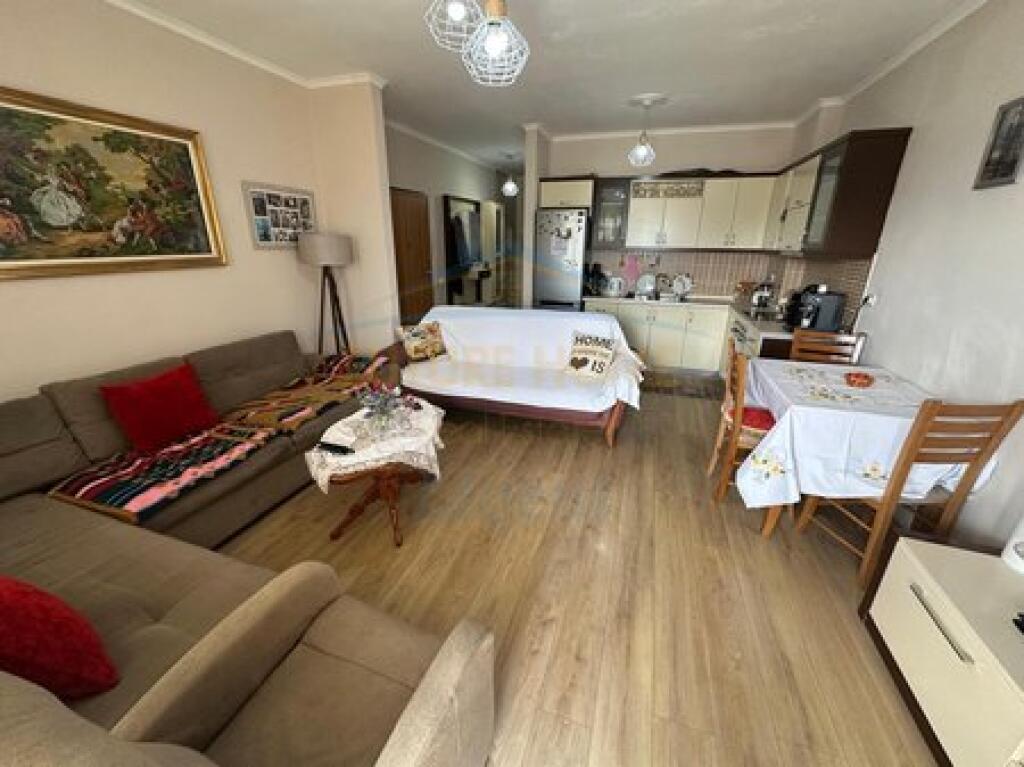 Rent, Apartment 2+1, Dry Lake, Tirana.