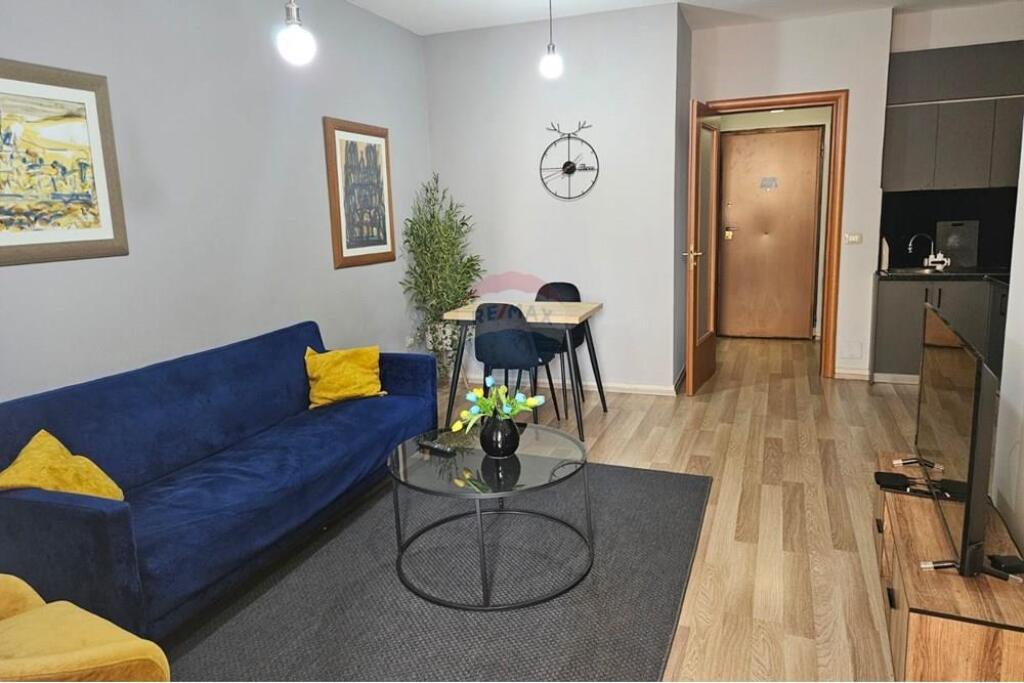 Apartament 1+1 per qira tek Pazari i Ri!