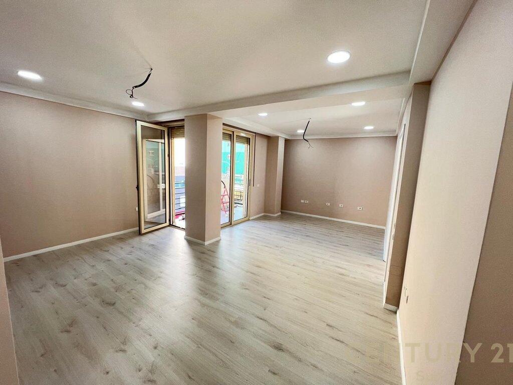Commercial Space for Rent – Opposite Kristal Center, Tirana