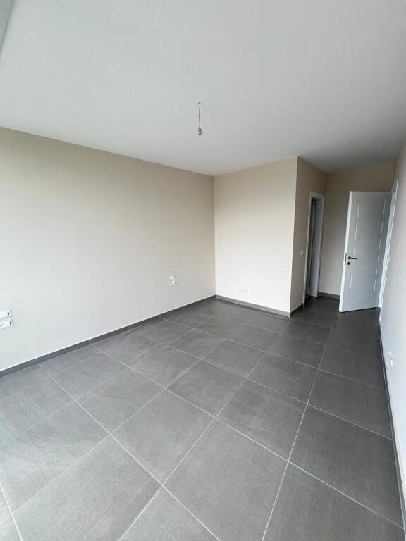 OFFICE SPACE 3+1+2+PARKING SPOT FOR RENT - LAKE VIEW RESIDENCE