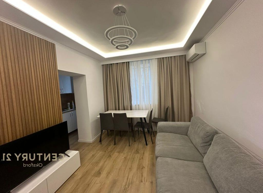JEPET ME QIRA APARTAMENT 2+1 TEK 21 DHJETORI!