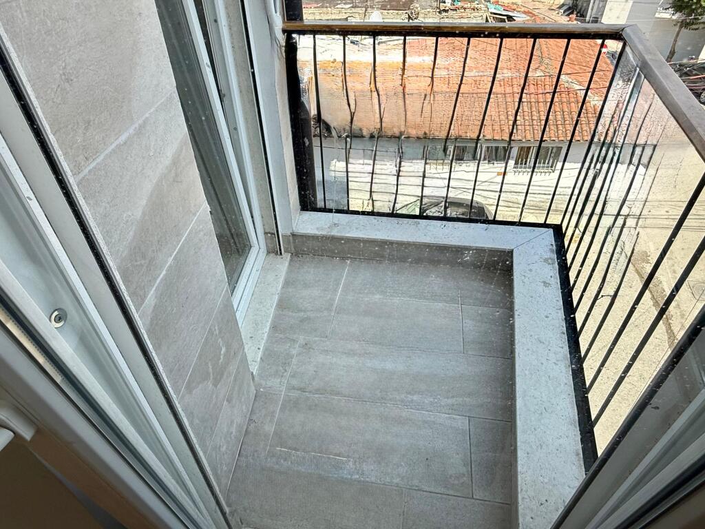 Apartment - For Rent - Brryli