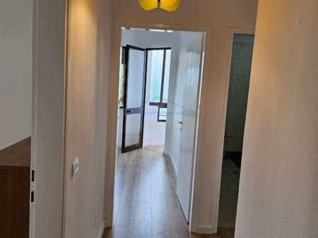 Shitet, Apartament 2+1, Fusha e Aviacionit, Tiranë.
