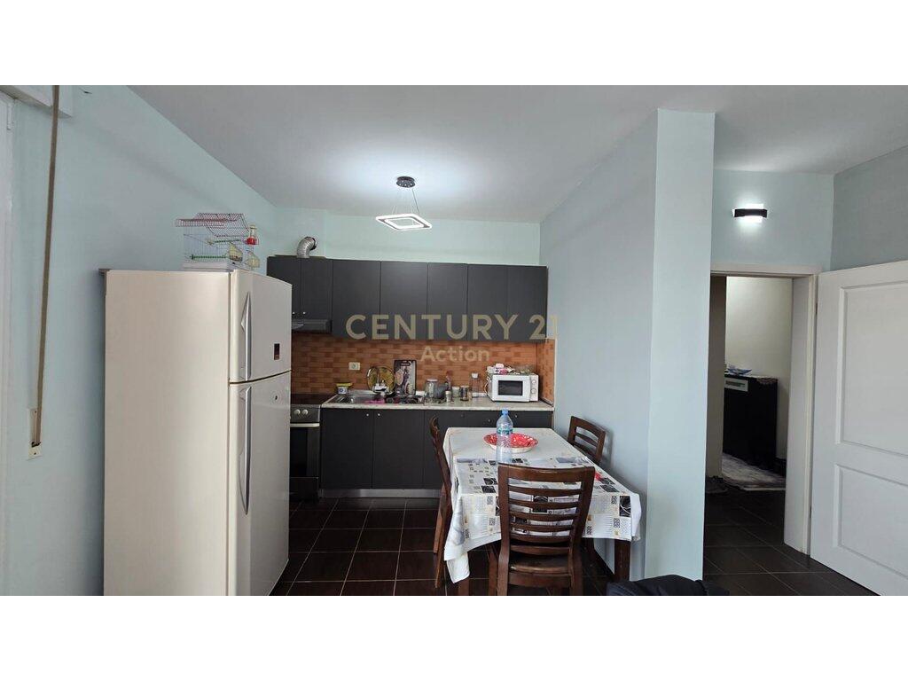 Apartament 2+1+2 për qira në Idriz Dollaku – Verandë 57m²