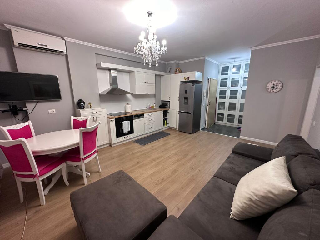Apartament Me Qera tek 21-Dhjetori
