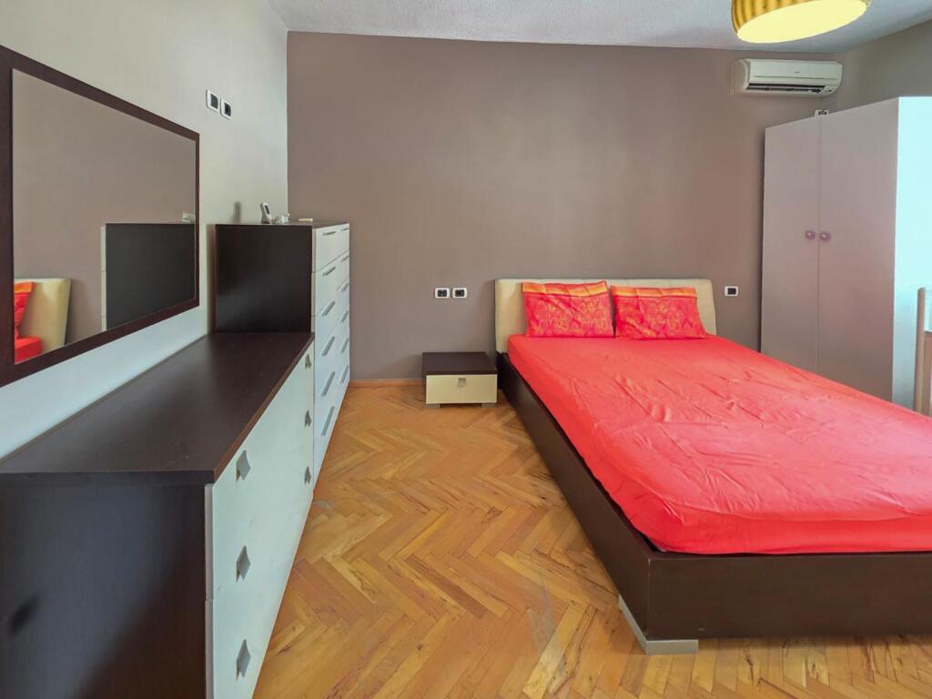 IN VENDITA: Appartamento 2+1 nel cuore di Blloku, proprio a Tribeka! 📍