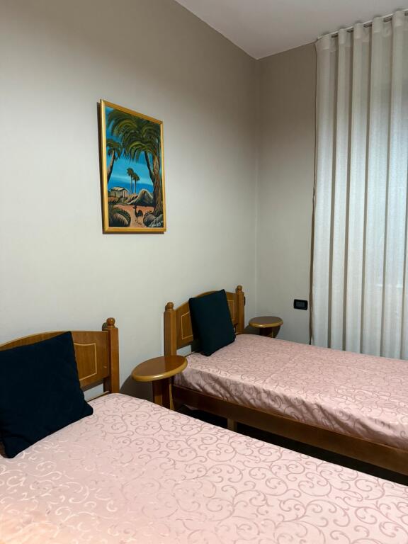 🏠Kodra e Priftit,a pochi minuti da Venue Clab, si affitta il 3° piano di una villa,,2+1+2,arredato.55,000Leke