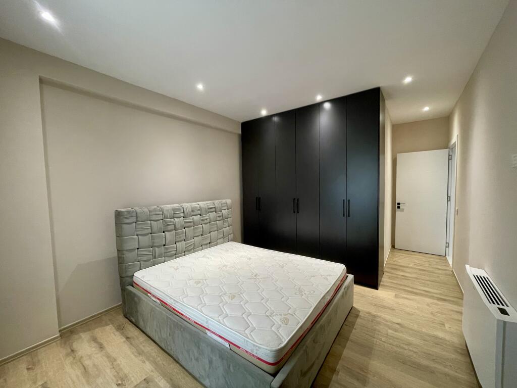 Jepet me QIRA apartament 3+1+PARKIM buzë Liqenit të Farkës