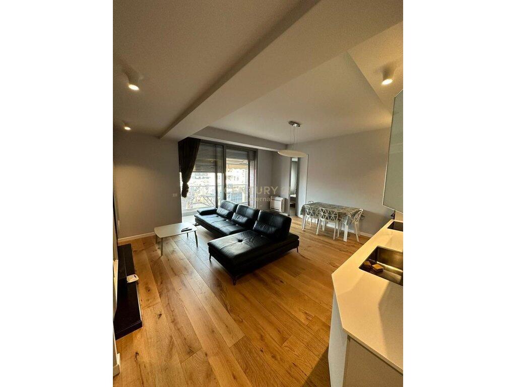Affitto 1+1 vicino a Ish-Garda – Appartamento moderno con arredamento contemporaneo