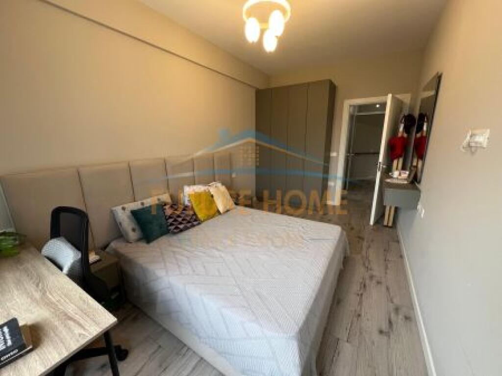 Shitet, Triplex 3+1+3, Rezidenca Kodra e Diellit 2