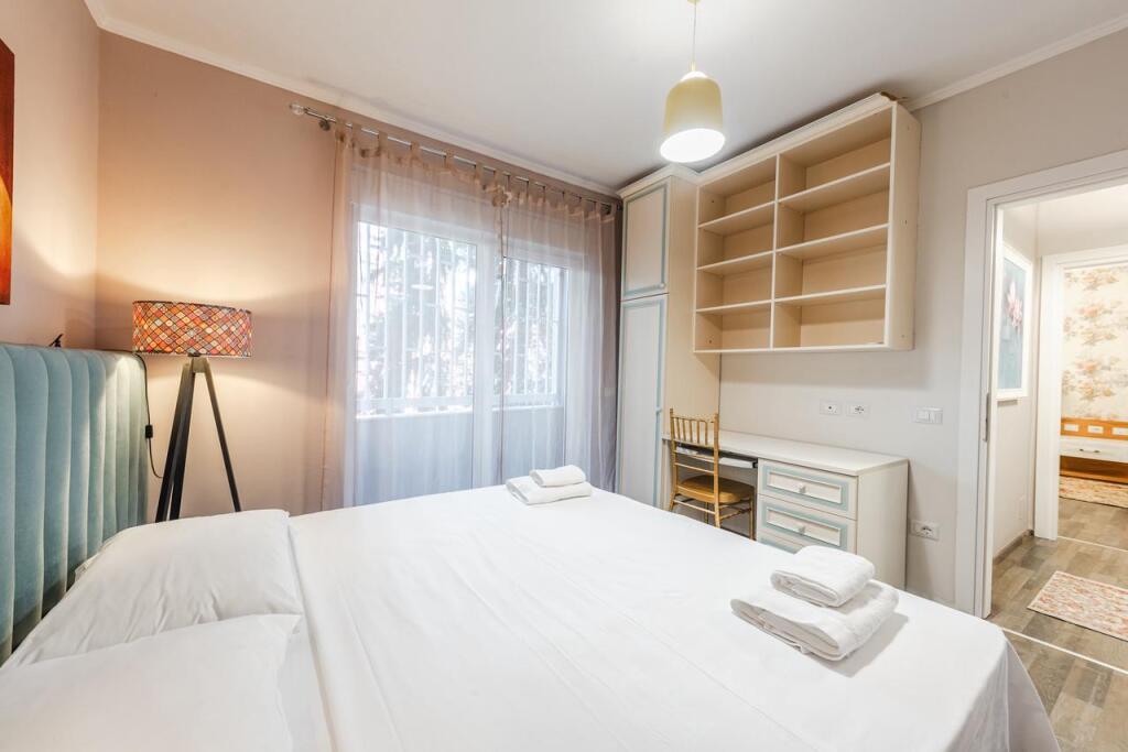 Super apartment 2+1+2 for rent at Colombo Complex, Lake