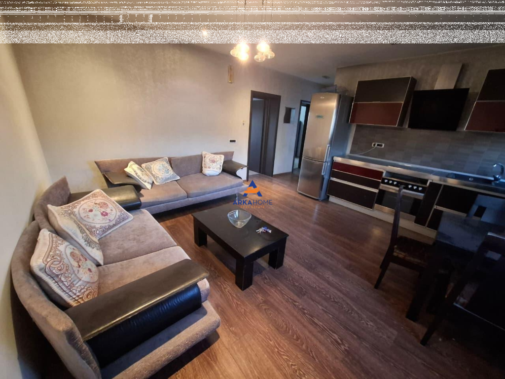 AFFITTASI APPARTAMENTO 2+1 "IN VIA HOXHA TAHSIM" 580 EURO