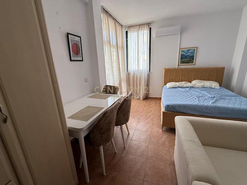 Studio apartment for rent on the beach 300 Euro