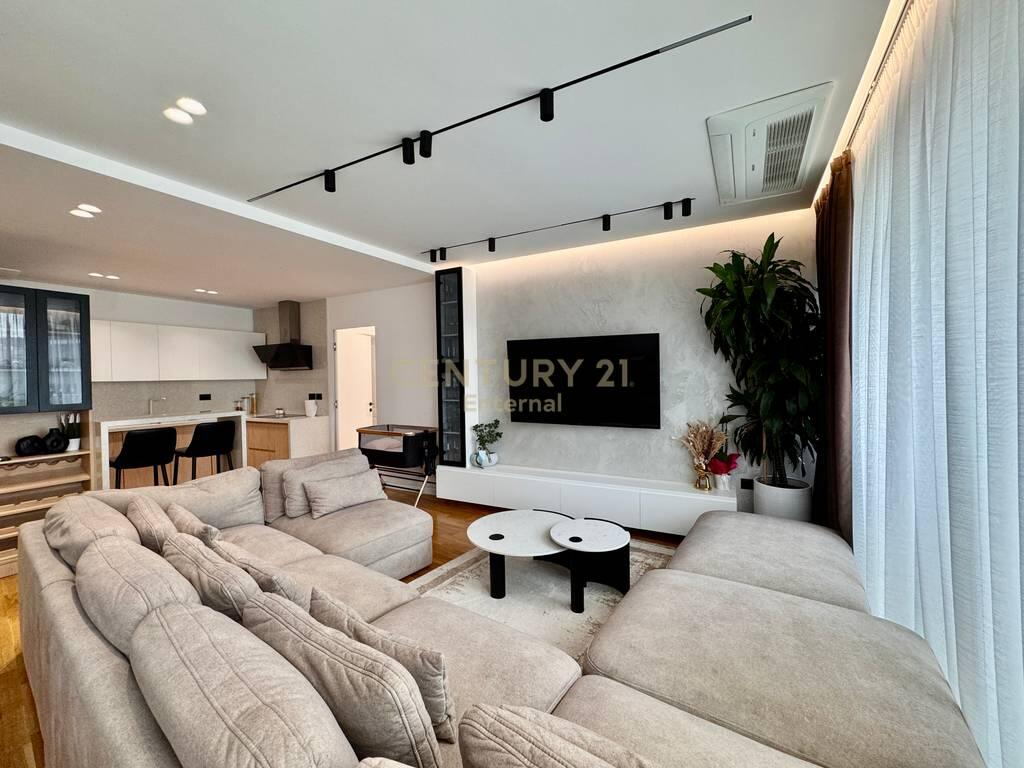 Apartment 2+1+2 + Parking Space for sale in Lake View Residence 530,000 €