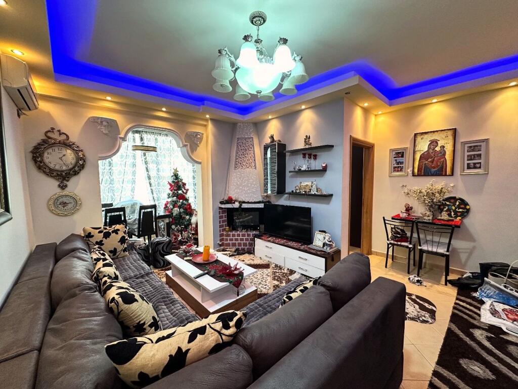 Apartment 2+1 for rent near Nela 6 in Yzberisht.