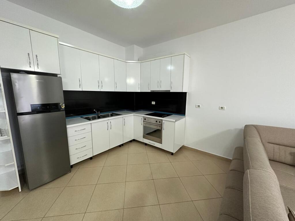 🏢Complesso Panorama, vicino alla Scuola Media “Harry Fultz”, affittasi appartamento 2+1+2 arredato. 800 Euro   