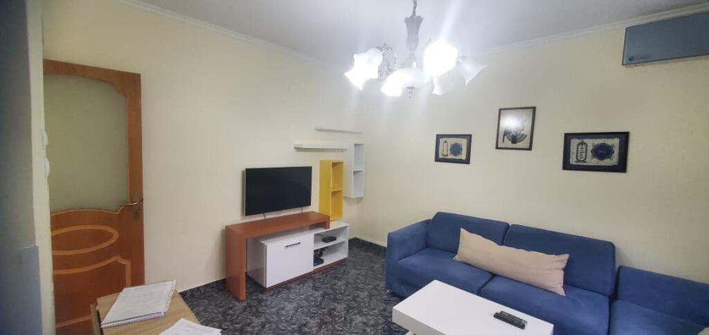Apartament me qira rruga fortuzi 2+1