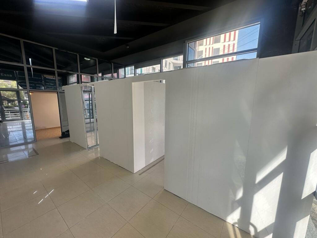 🏡Locale commerciale in affitto a Zog te Zi