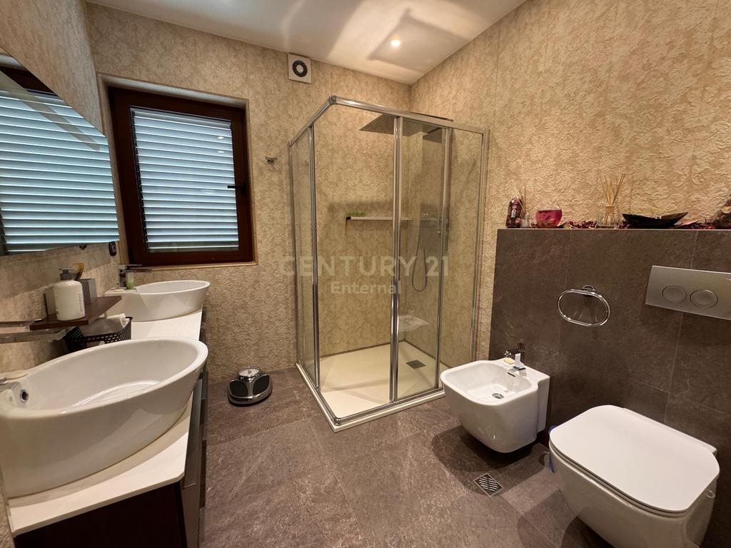 Penthouse me Qira – 2+1 • Kopshti Zoologjik