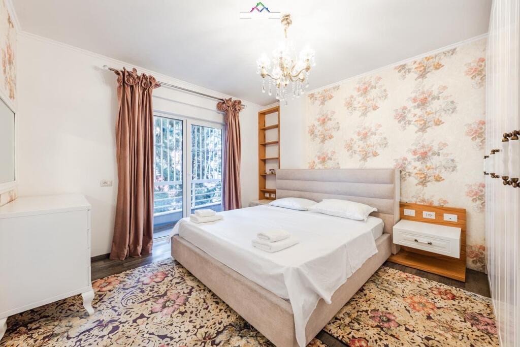 Apartament 
Me Qera 2+1 Tek Liqeni i Thate (ID B2201514) Tirane