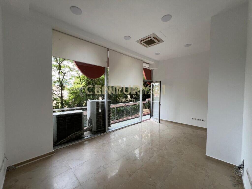 FOR RENT 170M2, COMMERCIAL SPACE AT THE TIRANA LAKE!