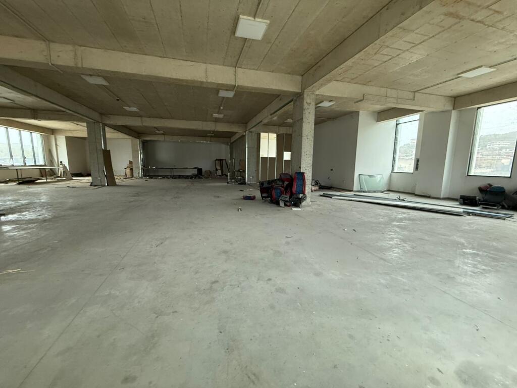 WAREHOUSE FOR RENT 650 M2 PEZE HELMES 2000 EURO