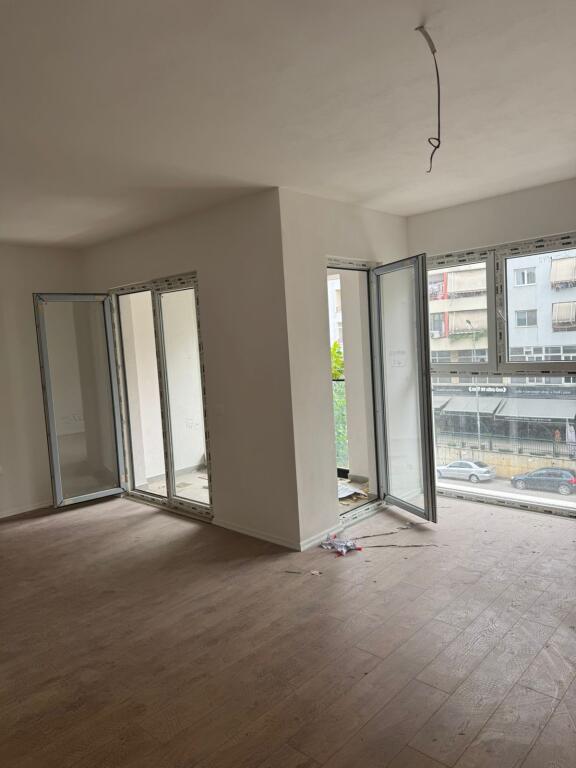 For rent 2+1+2 EMPTY ASTIR 600 thousand lek