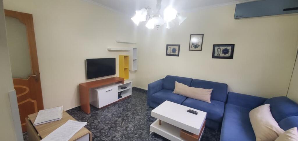 🏠 Apartament 2+1 me Qira – Rruga Fortuzi, Tiranë