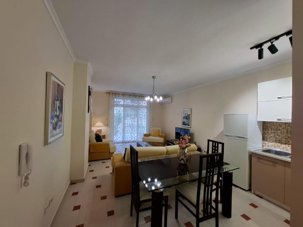 Apartament 2+1 me qira Kopshti Zoologjik 650 euro