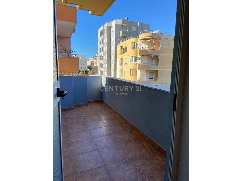 APPARTAMENTO 1+1 IN AFFITTO, VISTA MARE A 10M DAL MARE, SPIAGGIA ILIRIA, DURAZZO !!