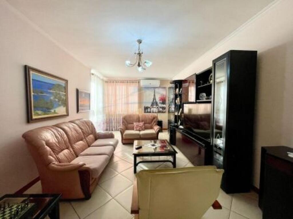Shitet Apartament 3+1+2, Komuna E Parisit , Tirane