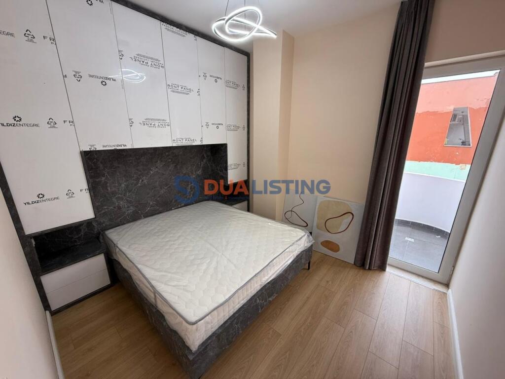 Shitet apartament 2+1+2 Rruga Dritan Hoxha ne Laprake!