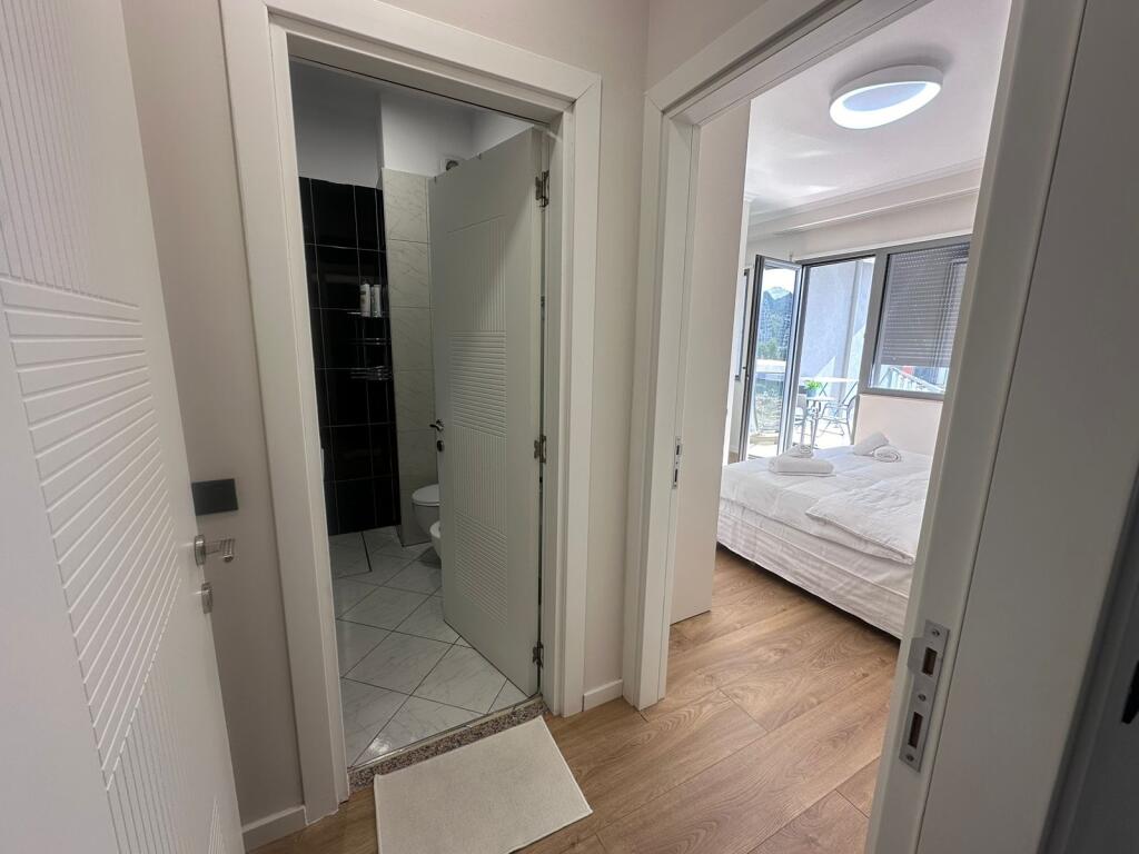 Apartament lux 1+1 per qera tek rruga e kosovarve