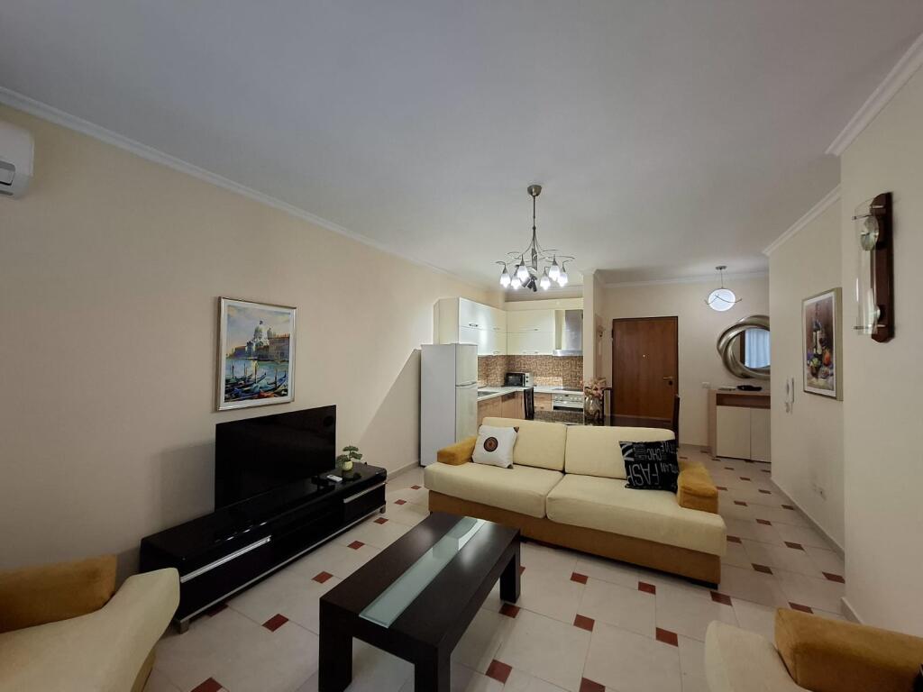 Apartament 2+1 me qira Kopshti Zoologjik 650 euro