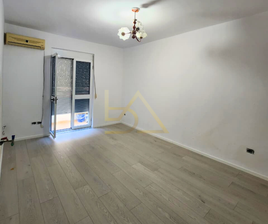 OCCASIONE STRAORDINARIA! OPPORTUNITÀ RARA! Appartamento in vendita nel centro di Durazzo