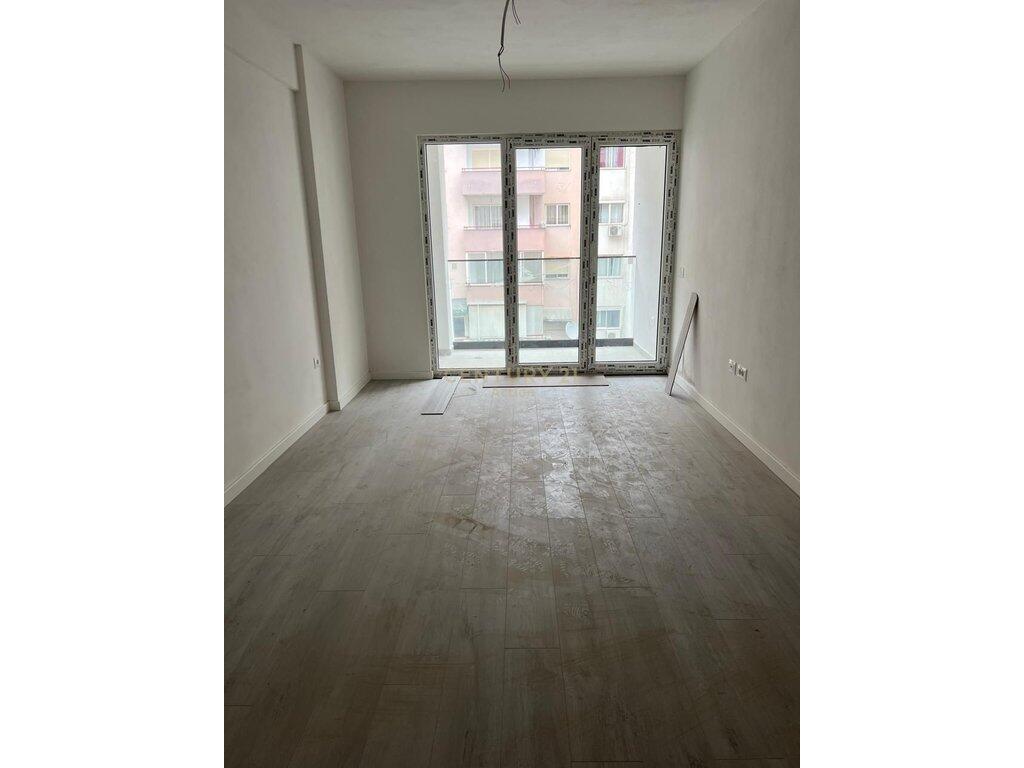 AFFITTASI APPARTAMENTO 1+1, COMPLESSO MOLLA!