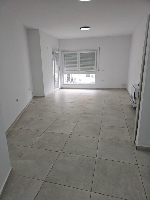 Offices 2+1+2 for rent Barrikadave Street near the Vojo Kushi bust