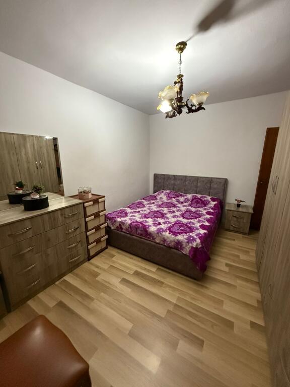 Jepet Apartament me qera