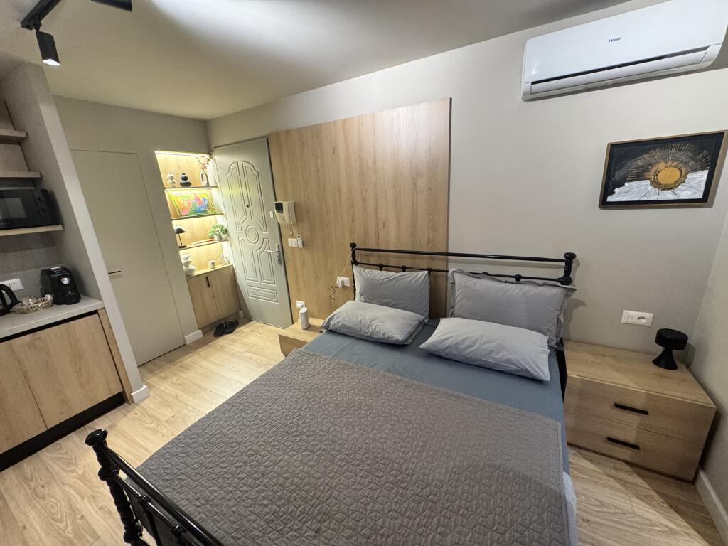 Studio apartment for rent at Piazza in the center