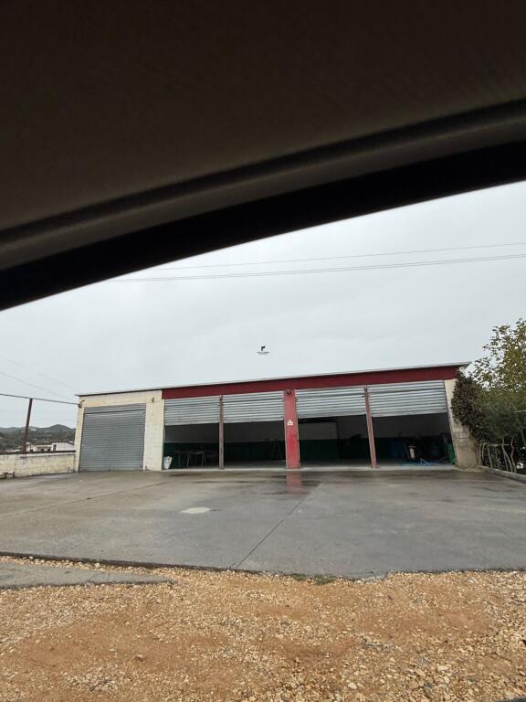 WAREHOUSE FOR RENT 1000 M2 PEZE HELMES 1500 EURO
