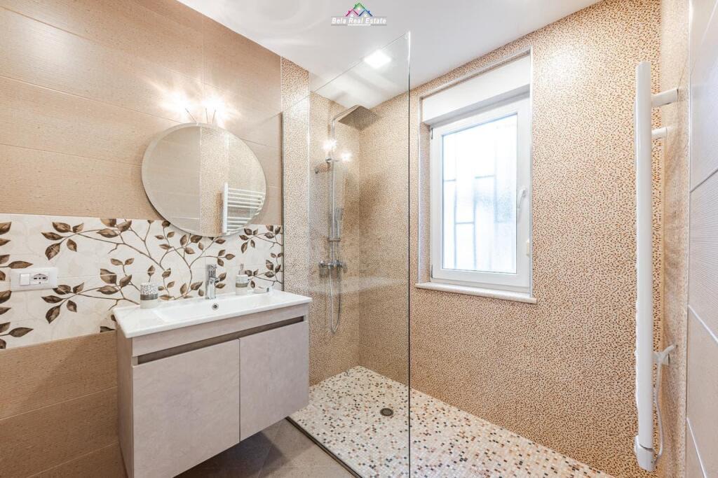 Apartament 
Me Qera 2+1 Tek Liqeni i Thate (ID B2201514) Tirane