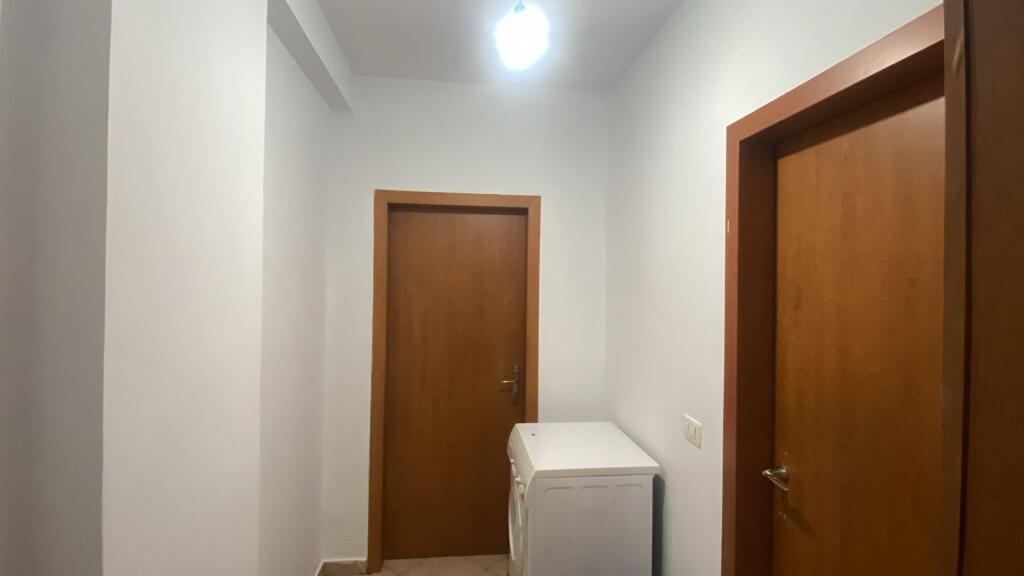 Jepet me qira apartament 2+1+2 ballkone
