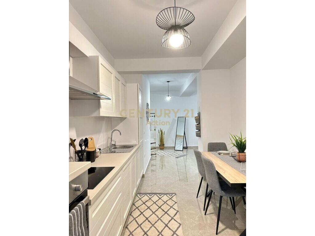 JEPET ME QIRA APARTAMENT LUKSOZ NE MYSLYM SHYRI,PRANE BANKES SE SHQIPERISE!