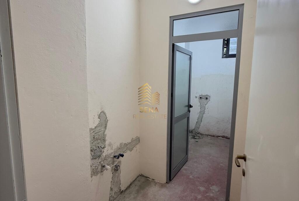 Rent, Business Premises/Stores, Kinostudio, 750 Euro/Month Negotiable