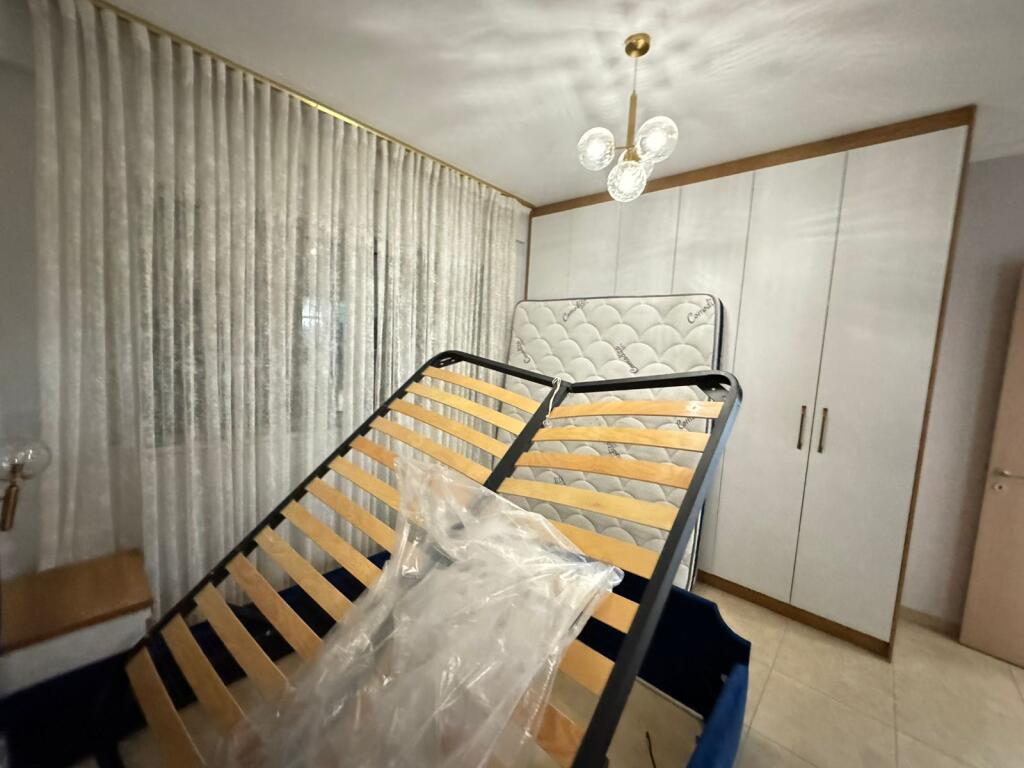 QERA – Apartament 1+1 📍 5 Maji, pranë Concord Center💶 50000 leke / muaj
