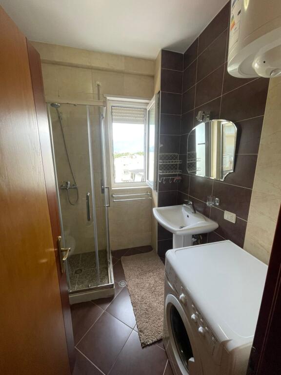 Apartament per qera  2+1 tek Salillari,kopshti zoologjik